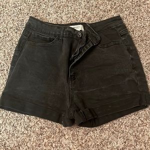 Black Forever 21 Jean shorts size 29. Great condition super comfy